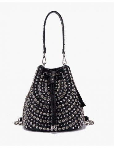 LA CARRIE ANDROMEDA BUCKET...